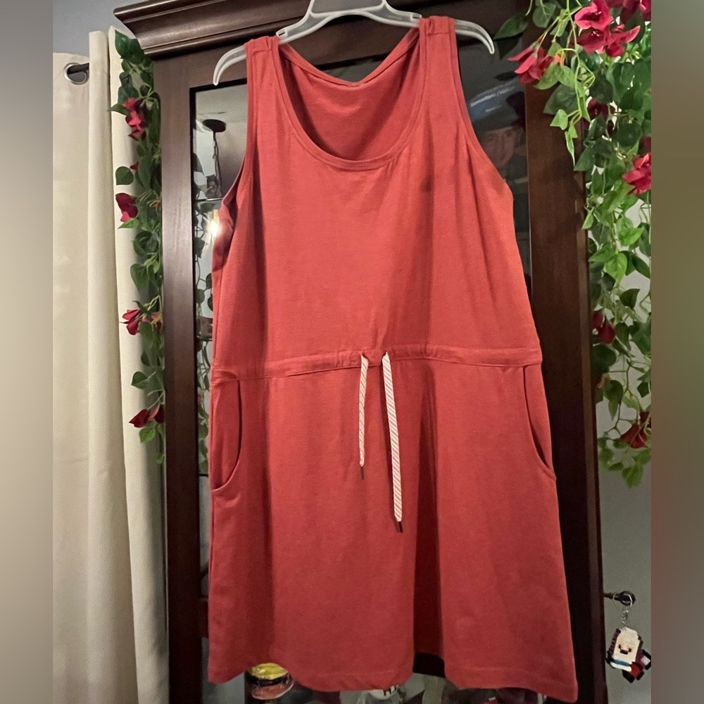 Women’s Chic Sleeveless Midi Dress